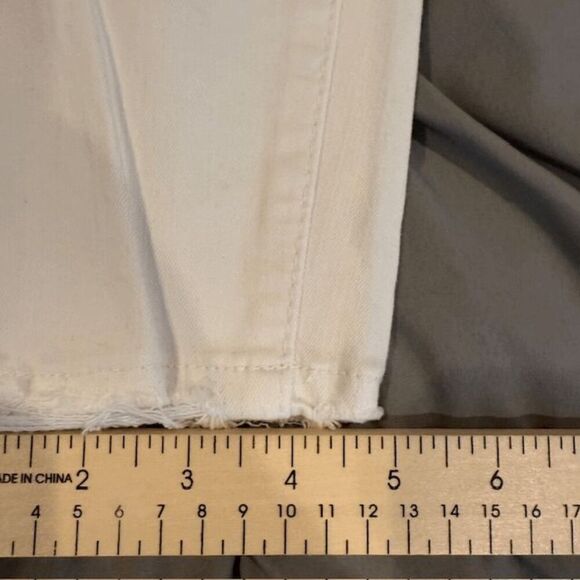 NWT Judy Blue Mid Rise Skinny Fit Raw Hem White Denim Jeans Size 9 / 29 - Picture 15 of 16